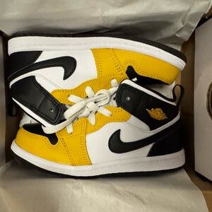 Jordan 1 Mid Yellow Black White Brand New Unworn W Box